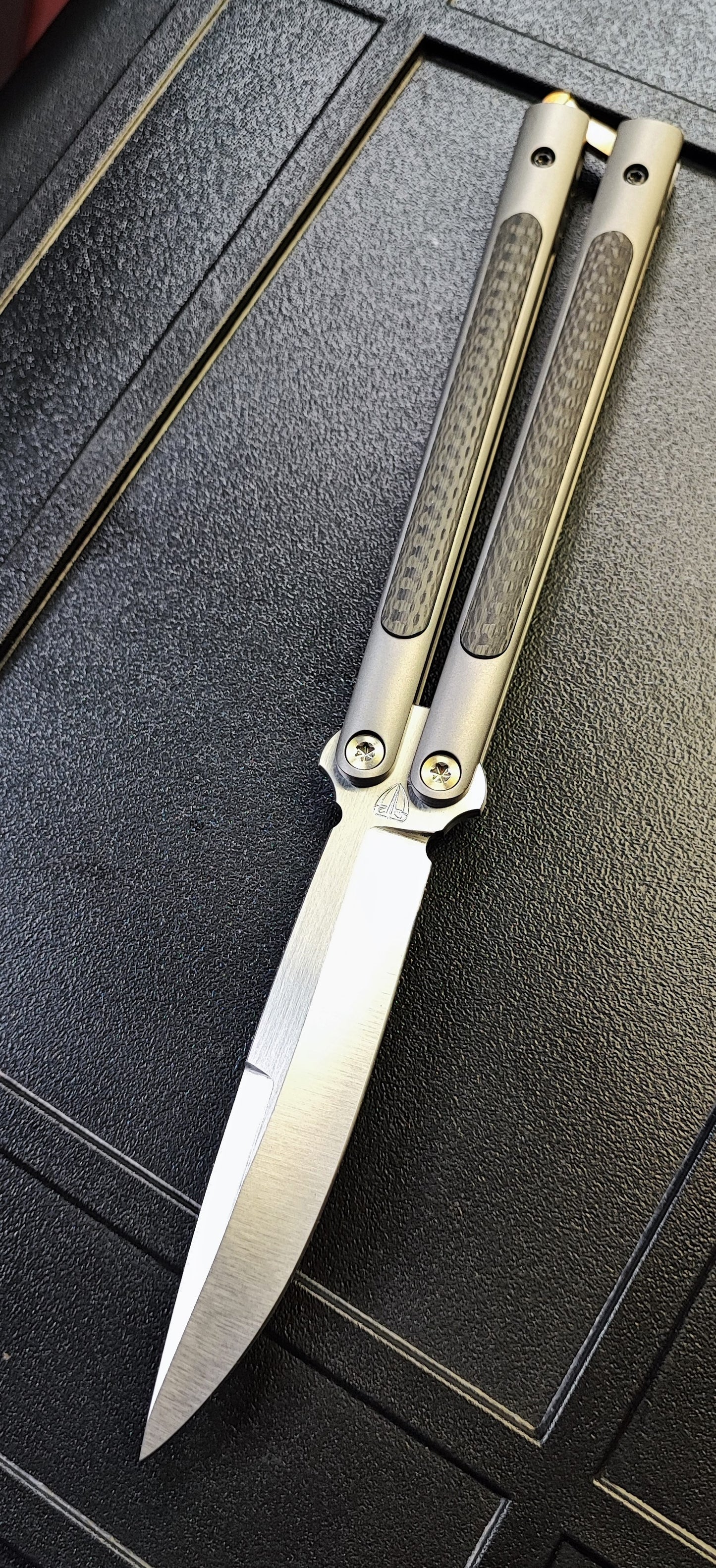 B-hawk -Magnacut - Carbon fiber - Elite EDC line