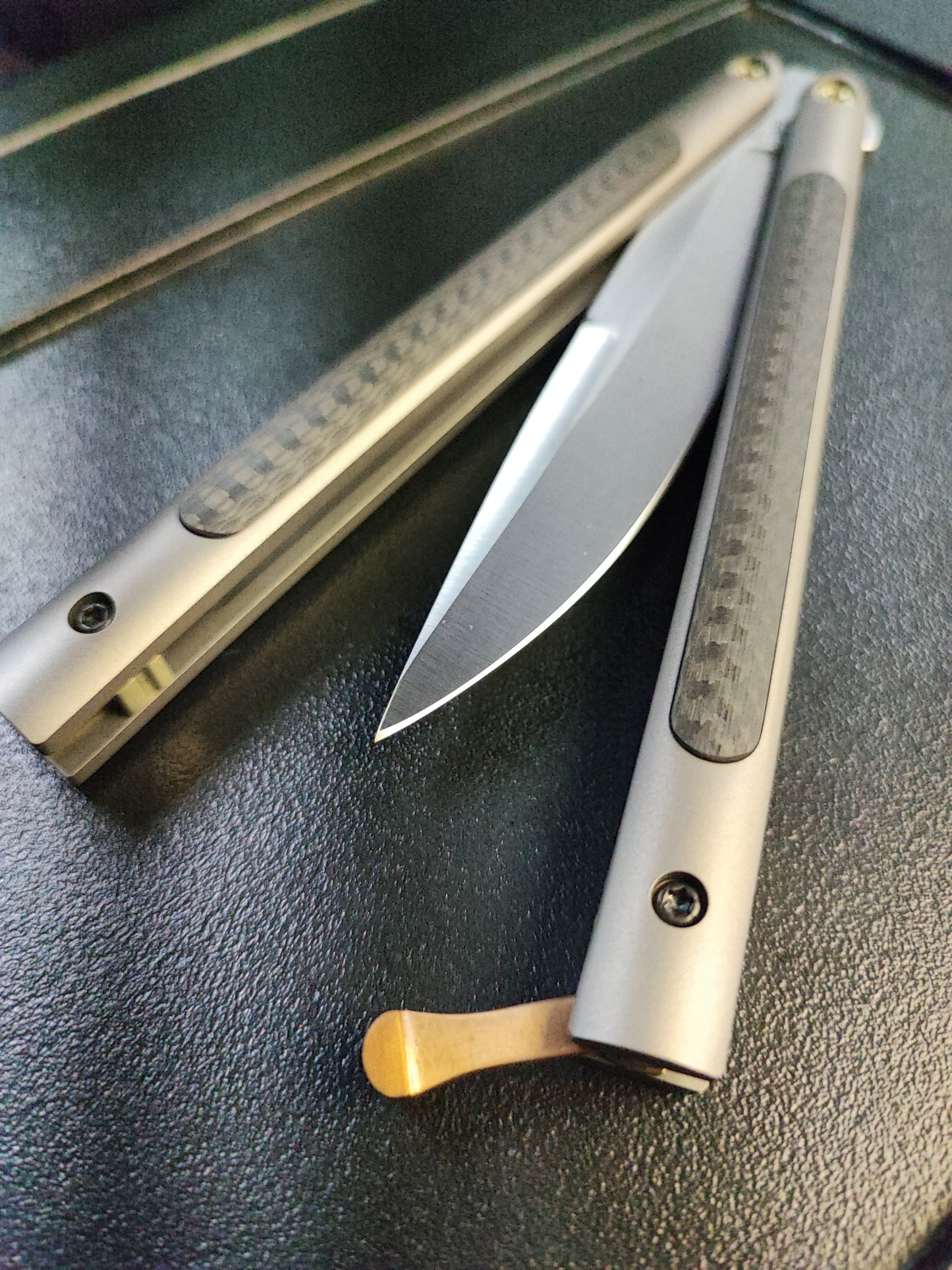 B-hawk -Magnacut - Carbon fiber - Elite EDC line