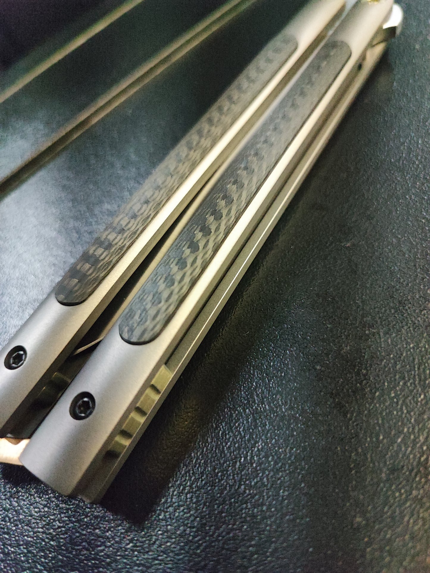 B-hawk -Magnacut - Carbon fiber - Elite EDC line